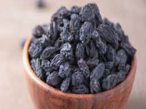  आंखों की रोशनी के लिए फायदेमंद है काली किशमिश 