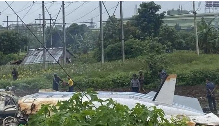 सैन्य विमान हादसे का शिकार, वरिष्ठ बौद्ध भिक्षु समेत 12 की मौत सैन्य विमान हादसे का शिकार, वरिष्ठ बौद्ध भिक्षु समेत 12 की मौत