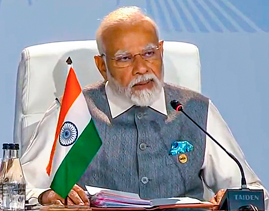 चंद्रयान-3 की सफलता पर बधाई संदेशों के लिए प्रधानमंत्री मोदी ने विदेशी नेताओं का आभार जताया चंद्रयान-3 की सफलता पर बधाई संदेशों के लिए प्रधानमंत्री मोदी ने विदेशी नेताओं का आभार जताया