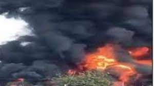 व्यावसायिक इमारत में आग लगने से 35 लोगों की मौत व्यावसायिक इमारत में आग लगने से 35 लोगों की मौत