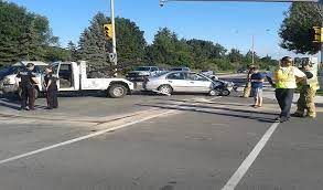 सड़क हादसे में कम से कम 11 लोगों की मौत : पुलिस सड़क हादसे में कम से कम 11 लोगों की मौत : पुलिस