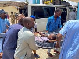 महिला आत्मघाती हमलावरों के हमले में कम से कम 18 लोगों की मौत महिला आत्मघाती हमलावरों के हमले में कम से कम 18 लोगों की मौत