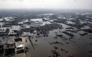  ईरान में बाढ़ से 21 लोगों की मौत