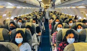 ब्रिटेन से करीब 2,200 भारतीयों को लाया गया