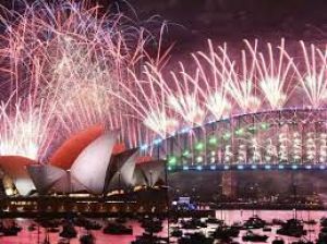 दुनियाभर में नए साल के आगमन का जश्न, न्यूजीलैंड के आकलैंड में 2024 ने दी दस्तक