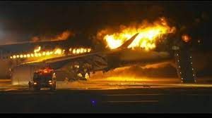  तोक्यो के हानेडा हवाईअड्डे पर विमान में लगी भीषण आग, बाल-बाल बचे 300 से ज्यादा यात्री 