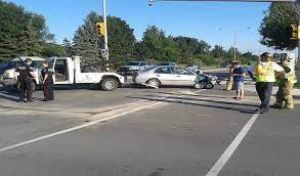 सड़क हादसे में कम से कम 11 लोगों की मौत : पुलिस सड़क हादसे में कम से कम 11 लोगों की मौत : पुलिस