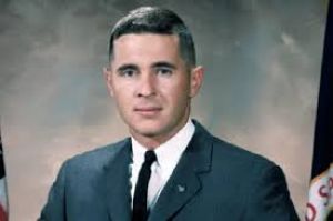 अर्थराइज तस्वीर खींचने वाले पूर्व अंतरिक्ष यात्री विलियम एंडर्स की विमान दुर्घटना में मौत अर्थराइज तस्वीर खींचने वाले पूर्व अंतरिक्ष यात्री विलियम एंडर्स की विमान दुर्घटना में मौत