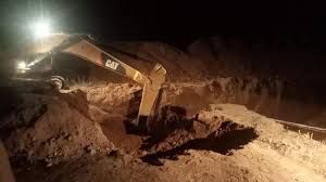 खदान में बजरी के नीचे दबकर नौ लोगों की मौत खदान में बजरी के नीचे दबकर नौ लोगों की मौत