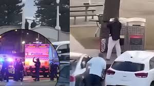 सिडनी में यहूदी उत्सव पर आतंकी हमला, पिता-पुत्र ने बरसाईं गोलियां, 15 लोगों की मौत सिडनी में यहूदी उत्सव पर आतंकी हमला, पिता-पुत्र ने बरसाईं गोलियां, 15 लोगों की मौत