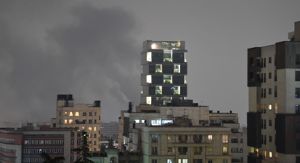  अमेरिका ने होर्मुज के पास ईरान के मिसाइल ठिकानों पर हमला किया