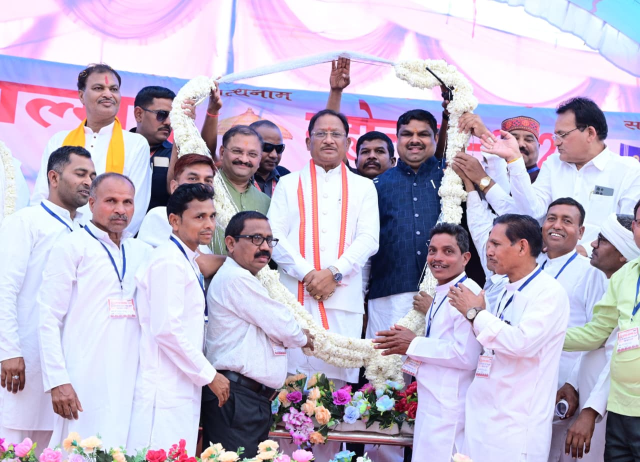 संत कबीर की वाणी समाज को जोड़ती है, सरकार का संकल्प जनजीवन संवारता है : मुख्यमंत्री संत कबीर की वाणी समाज को जोड़ती है, सरकार का संकल्प जनजीवन संवारता है : मुख्यमंत्री