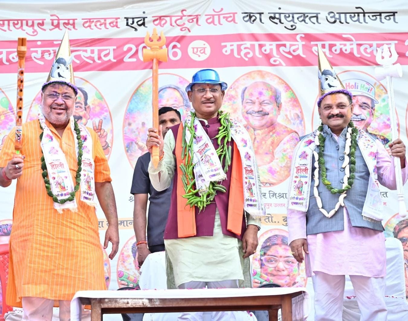 होली सद्भाव, अपनत्व और गिले-शिकवे भुलाने का पर्व है : मुख्यमंत्री विष्णु देव साय होली सद्भाव, अपनत्व और गिले-शिकवे भुलाने का पर्व है : मुख्यमंत्री विष्णु देव साय