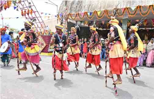 छत्तीसगढ़ के पहले पर्व हरेली पर मुख्यमंत्री निवास में सजी लोक संस्कृति की जीवंत झांकी छत्तीसगढ़ के पहले पर्व हरेली पर मुख्यमंत्री निवास में सजी लोक संस्कृति की जीवंत झांकी