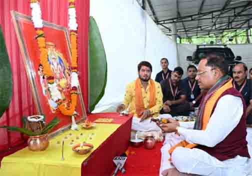 सृजन, कौशल और श्रम के सम्मान का संदेश देती है भगवान विश्वकर्मा की आराधना : मुख्यमंत्री सृजन, कौशल और श्रम के सम्मान का संदेश देती है भगवान विश्वकर्मा की आराधना : मुख्यमंत्री