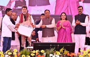  मुख्यमंत्री ने पूर्व प्रधानमंत्री स्व. अटल बिहारी वाजपेयी की जयंती पर 115 शहरों में अटल परिसरों का लोकार्पण किया