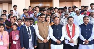  नए विश्वास के साथ आगे बढ़ रहे पुनर्वासित युवा: विधानसभा में समझी जनतांत्रिक प्रणाली