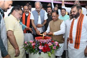 प्रधानमंत्री नरेंद्र मोदी के जनसेवा के 25 वर्ष देश के विकास और परिवर्तन की प्रेरक यात्रा : मुख्यमंत्री विष्णुदेव साय प्रधानमंत्री नरेंद्र मोदी के जनसेवा के 25 वर्ष देश के विकास और परिवर्तन की प्रेरक यात्रा : मुख्यमंत्री विष्णुदेव साय