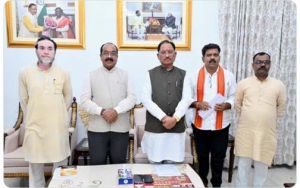 गन्ना किसानों के हित में बड़ा निर्णय: अब 425 रुपए प्रति क्विंटल की दर से होगी गन्ने की खरीदी गन्ना किसानों के हित में बड़ा निर्णय: अब 425 रुपए प्रति क्विंटल की दर से होगी गन्ने की खरीदी