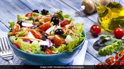रोज़ की डाइट में स्वाद, रंग और पोषण जोड़ने वाले 10 आसान सलाद रोज़ की डाइट में स्वाद, रंग और पोषण जोड़ने वाले 10 आसान सलाद