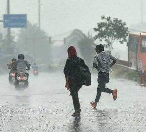 बारिश में भीगने के तुरंत बाद करें ये काम, बीमार नहीं पड़ेंगे 