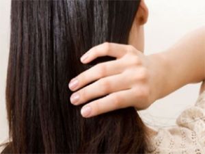 लंबे, घने और मजबूत बालों के लिए ये फूड्स डाइट में करें शामिल