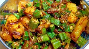   बरसात में ऐसे बनाएं आलू-भिंडी मसाला, मिलेगा जबरदस्त स्वाद
