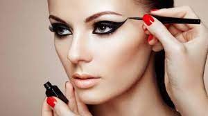 छोटी आंखों को बड़ी दिखाने के लिए कैसे करें मेकअप, जानें कुछ बेसिक हैक्स छोटी आंखों को बड़ी दिखाने के लिए कैसे करें मेकअप, जानें कुछ बेसिक हैक्स