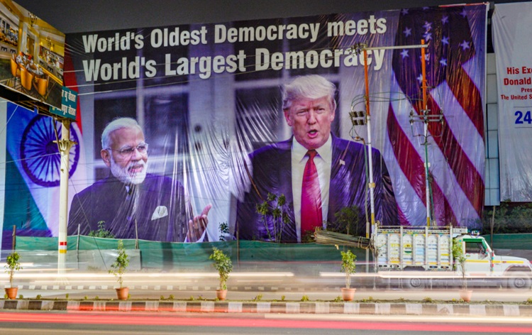 अहमदाबाद में विश्व के सबसे बडे क्रिकेट स्टेडियम में कल नमस्ते ट्रम्प कार्यक्रम का आयोजन अहमदाबाद में विश्व के सबसे बडे क्रिकेट स्टेडियम में कल नमस्ते ट्रम्प कार्यक्रम का आयोजन