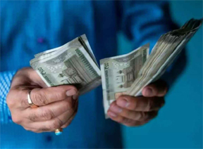 महामारी की अनिश्चितता के कारण नकदी की मांग बढ़ी महामारी की अनिश्चितता के कारण नकदी की मांग बढ़ी