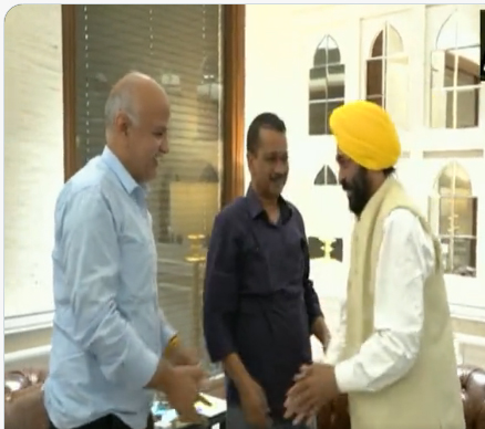 पांच राज्यों में नई सरकार के गठन को लेकर राजनीतिक गतिविधियां तेज पांच राज्यों में नई सरकार के गठन को लेकर राजनीतिक गतिविधियां तेज