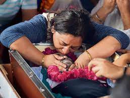 कनाडा गोलीकांड में जान गंवाने वाले गाजियाबाद निवासी युवक का अंतिम संस्कार किया कनाडा गोलीकांड में जान गंवाने वाले गाजियाबाद निवासी युवक का अंतिम संस्कार किया