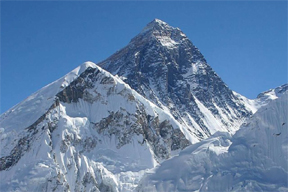 सर्जन दम्पती बने माउंट एवरेस्ट फतह करने वाले पहले भारतीय चिकित्सक दम्पती सर्जन दम्पती बने माउंट एवरेस्ट फतह करने वाले पहले भारतीय चिकित्सक दम्पती