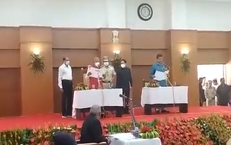 भारतीय जनता पार्टी के वरिष्ठ नेता डॉ. माणिक साहा ने त्रिपुरा के 12वें मुख्यमंत्री के रूप में शपथ ली भारतीय जनता पार्टी के वरिष्ठ नेता डॉ. माणिक साहा ने त्रिपुरा के 12वें मुख्यमंत्री के रूप में शपथ ली