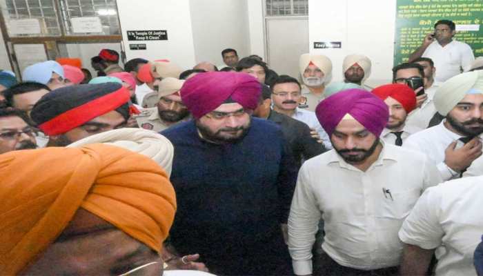 मेडिकल जांच के बाद सिद्धू को भेजा गया पटियाला जेल मेडिकल जांच के बाद सिद्धू को भेजा गया पटियाला जेल