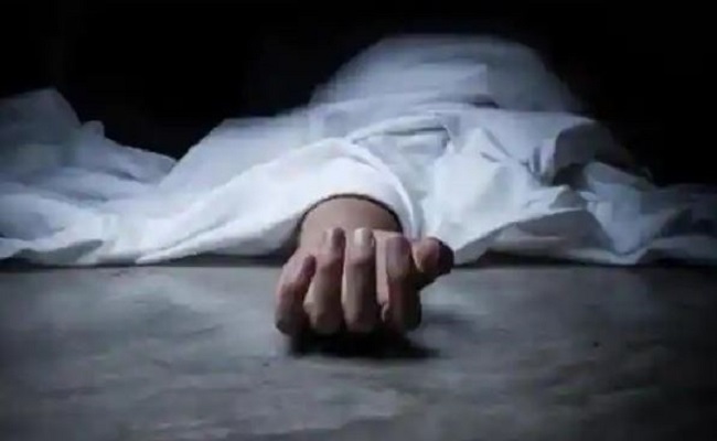 हेड कांस्टेबल पेड़ से लटका पाया गया हेड कांस्टेबल पेड़ से लटका पाया गया