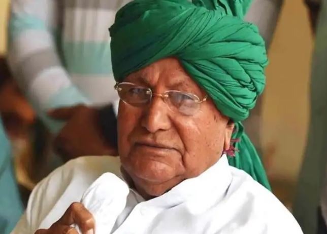 पूर्व मुख्यमंत्री ओम प्रकाश चौटाला को आय से अधिक संपत्ति मामले में 4 साल की जेल और 50 लाख का जुर्माना पूर्व मुख्यमंत्री ओम प्रकाश चौटाला को आय से अधिक संपत्ति मामले में 4 साल की जेल और 50 लाख का जुर्माना