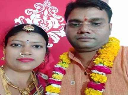 इंस्पेक्टर की पत्नी ने तमंचे से खुद को मारी गोली...! इंस्पेक्टर की पत्नी ने तमंचे से खुद को मारी गोली...!