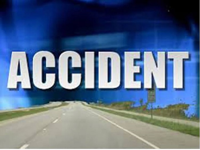 बस पलटी, 40 यात्री घायल, पांच की हालत गंभीर बस पलटी, 40 यात्री घायल, पांच की हालत गंभीर