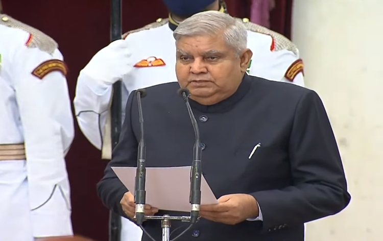 जगदीप धनखड़ भारत के 14वें उपराष्ट्रपति बने, राष्ट्रपति द्रौपदी मुर्मू ने उन्हें शपथ दिलाई जगदीप धनखड़ भारत के 14वें उपराष्ट्रपति बने, राष्ट्रपति द्रौपदी मुर्मू ने उन्हें शपथ दिलाई