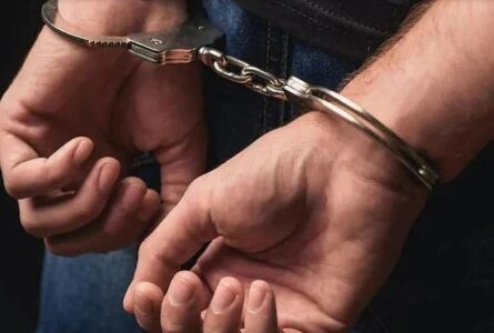 रेलवे में नौकरी पाने के लिए व्यक्ति ने अपने अंगूठे की खाल दोस्त के अंगूठे पर लगाई, दोनों गिरफ्तार रेलवे में नौकरी पाने के लिए व्यक्ति ने अपने अंगूठे की खाल दोस्त के अंगूठे पर लगाई, दोनों गिरफ्तार