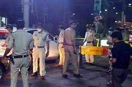 कंटेनर ट्रक से लुटेरों ने 12 करोड़ रुपए के मोबाइल फोन लूटे; 24 घंटे में बरामद कंटेनर ट्रक से लुटेरों ने 12 करोड़ रुपए के मोबाइल फोन लूटे; 24 घंटे में बरामद