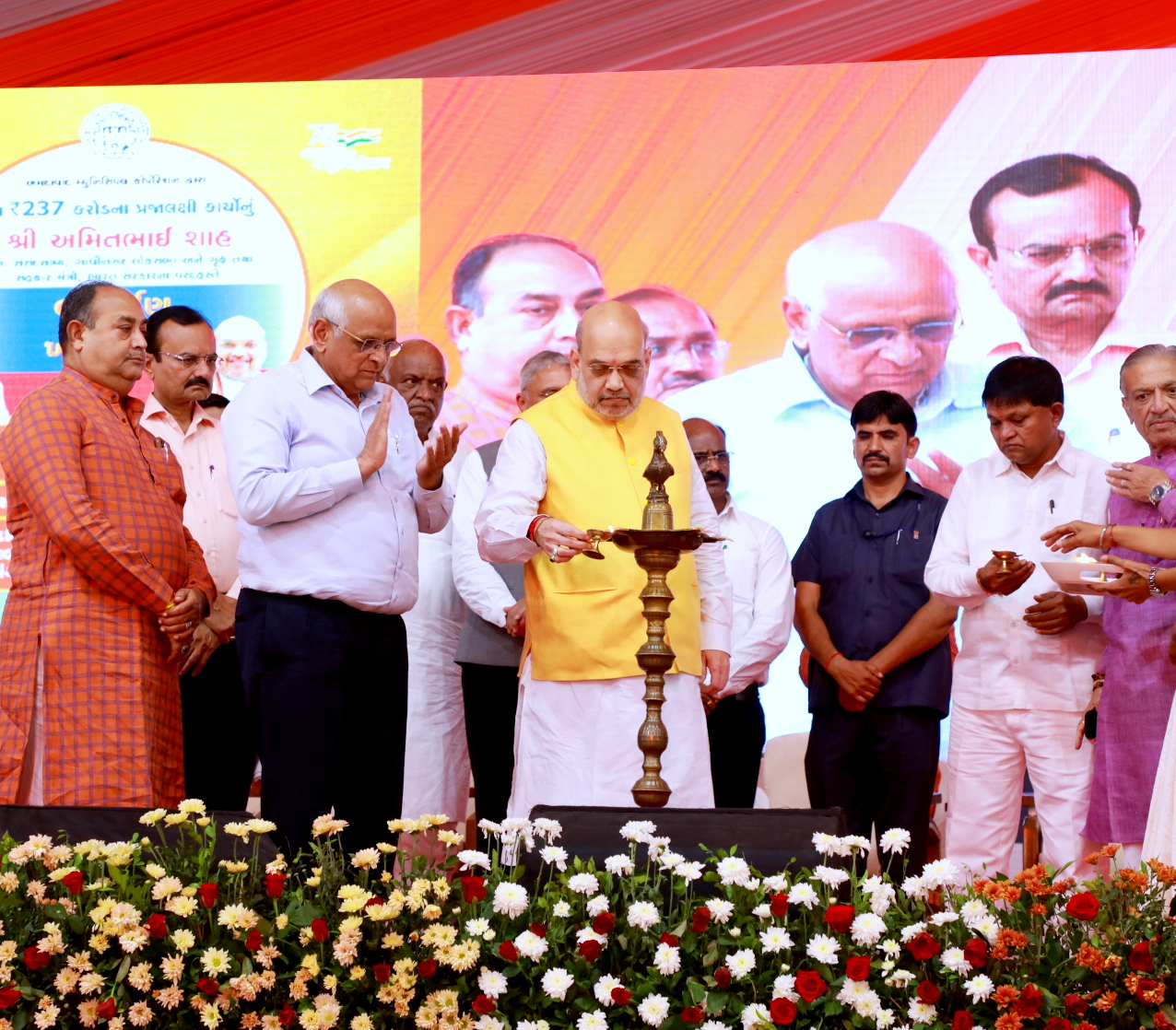 सरकार कृषि उत्पादों को वैश्विक स्तर पर बढ़ावा देने और निर्यात के लिए अमूल के साथ मिलकर मल्टी स्टेट निर्यात केंद्र स्थापित करेगी सरकार कृषि उत्पादों को वैश्विक स्तर पर बढ़ावा देने और निर्यात के लिए अमूल के साथ मिलकर मल्टी स्टेट निर्यात केंद्र स्थापित करेगी