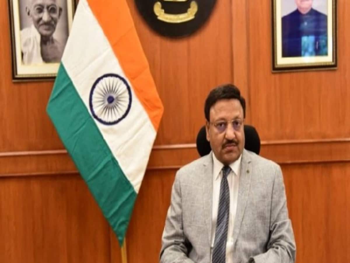 राजनीतिक दल यदि आपराधिक पृष्ठभूमि के उम्मीदवारों को टिकट देते हैं तो इसका औचित्य बताना होगा-- मुख्य निर्वाचन आयुक्त राजनीतिक दल यदि आपराधिक पृष्ठभूमि के उम्मीदवारों को टिकट देते हैं तो इसका औचित्य बताना होगा-- मुख्य निर्वाचन आयुक्त