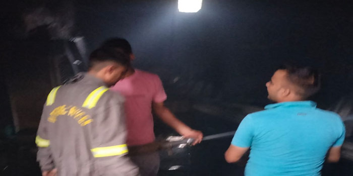 कूलर की फैक्टरी में लगी आग, 650 कूलर जलकर राख कूलर की फैक्टरी में लगी आग, 650 कूलर जलकर राख