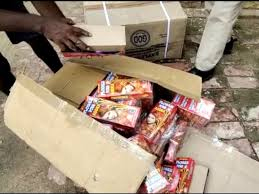 8,300 किलोग्राम प्रतिबंधित पटाखे जब्त 8,300 किलोग्राम प्रतिबंधित पटाखे जब्त