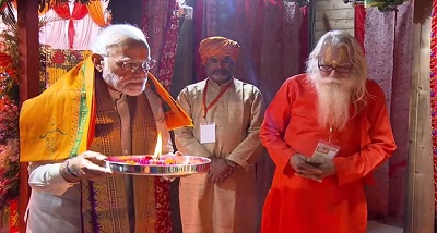 प्रधानमंत्री ने किये रामलला के दर्शन-पूजन प्रधानमंत्री ने किये रामलला के दर्शन-पूजन