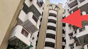 किशोर की आठवीं मंजिल से गिरकर मौत, दोस्त के खिलाफ हत्या का मामला दर्ज किशोर की आठवीं मंजिल से गिरकर मौत, दोस्त के खिलाफ हत्या का मामला दर्ज