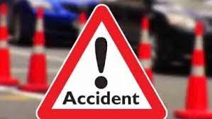 कार ने मारी टक्कर, मोटरसाइकिल सवार एक की मौत, दूसरा घायल कार ने मारी टक्कर, मोटरसाइकिल सवार एक की मौत, दूसरा घायल