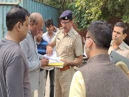 भतीजी की डोली विदा कर घर लौट रहा था परिवार...एक की मौत, 2 बच्चों समेत 4 घायल भतीजी की डोली विदा कर घर लौट रहा था परिवार...एक की मौत, 2 बच्चों समेत 4 घायल